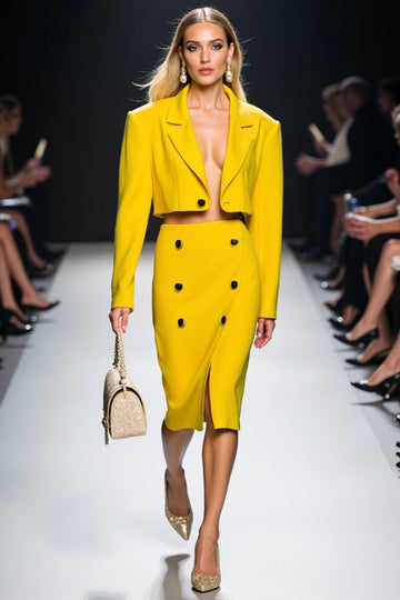 Robe de travail deux pièces jaune à revers crantés